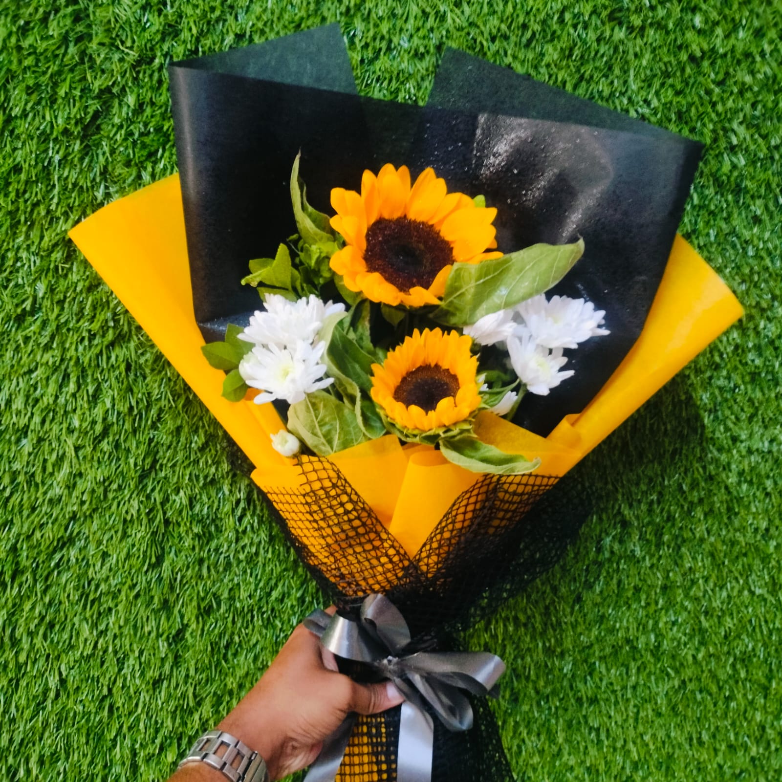 Beautiful fresh flower bouquet and gift arrangement – FlowerDekho