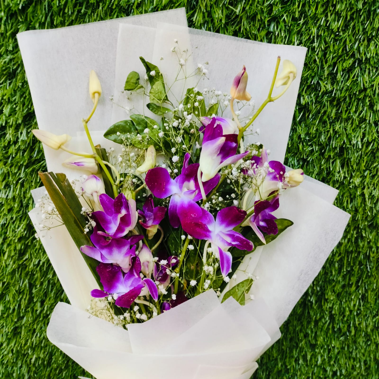 Beautiful fresh flower bouquet and gift arrangement – FlowerDekho