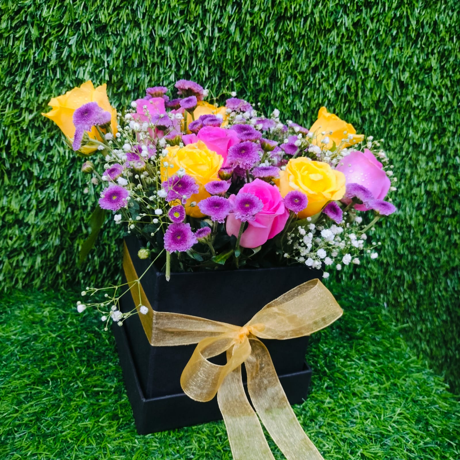 Beautiful fresh flower bouquet and gift arrangement – FlowerDekho
