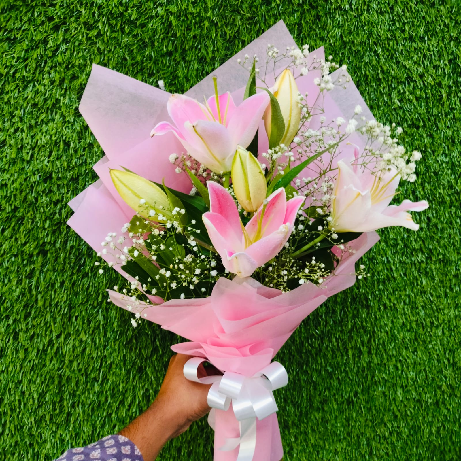 Beautiful fresh flower bouquet and gift arrangement – FlowerDekho